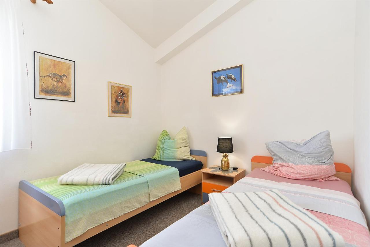 Anka 1223 Apartment Peroj