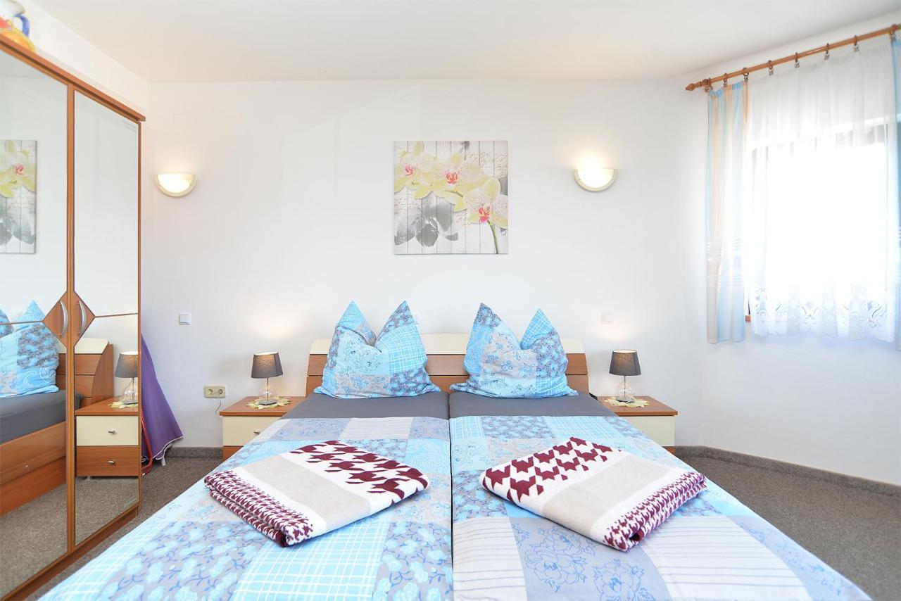 Anka 1223 Apartment Peroj