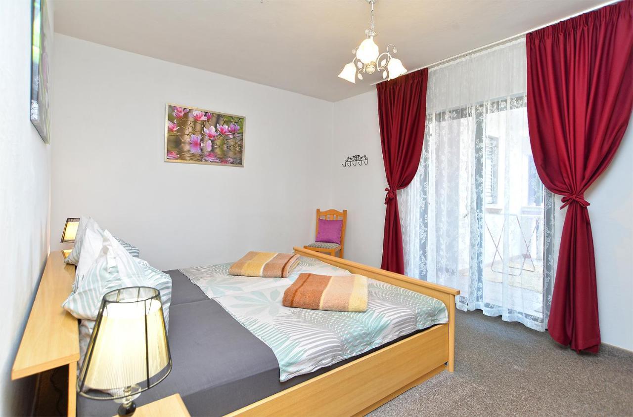 Anka 1223 Apartment Peroj