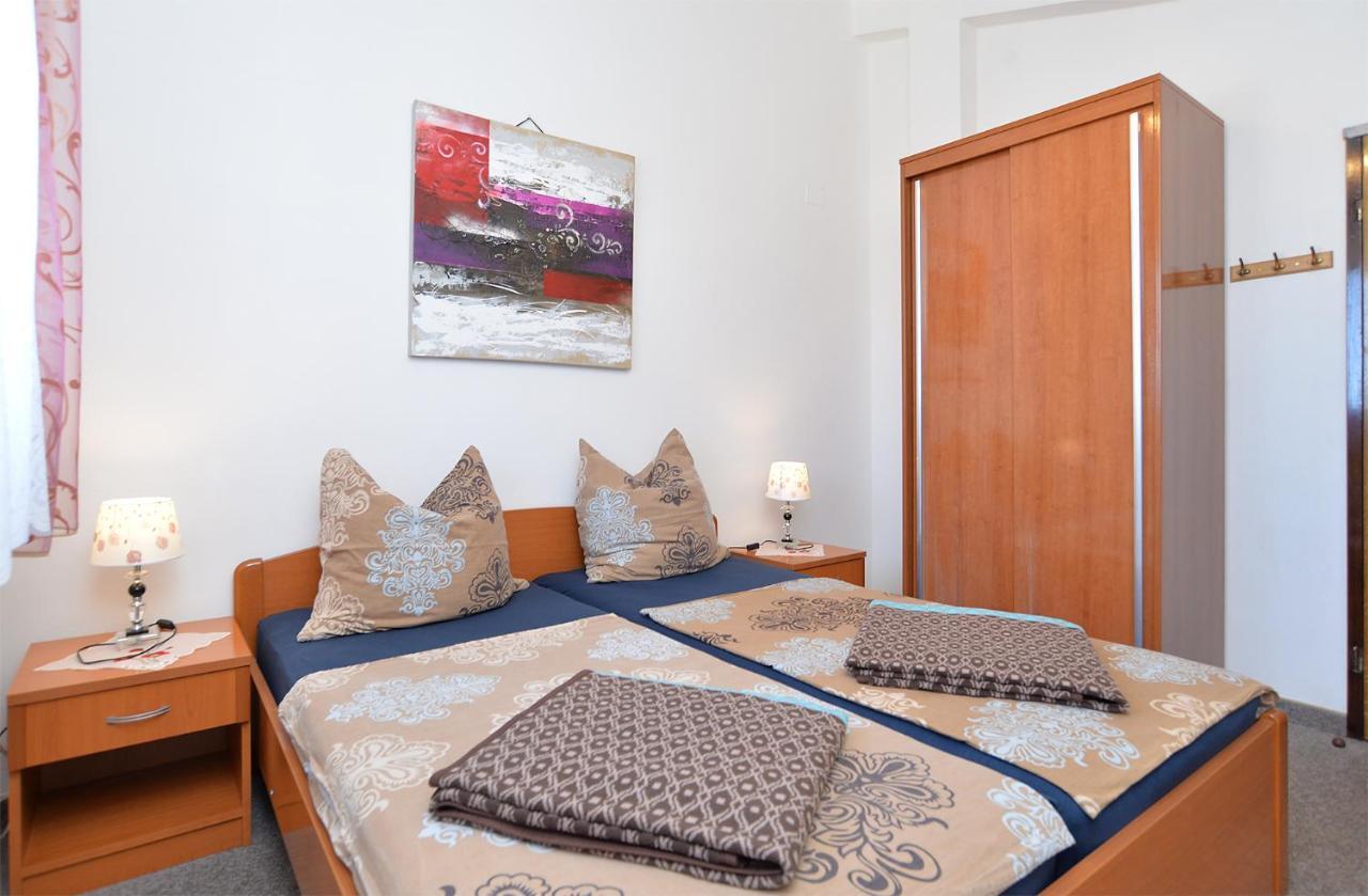 Anka 1223 Apartment Peroj